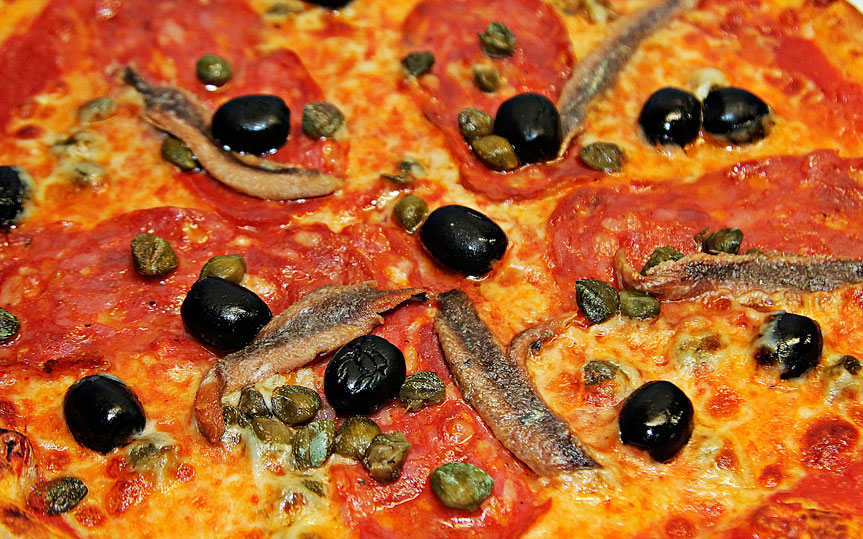 Receta de pizza con anchoas fácil de hacer y preparar